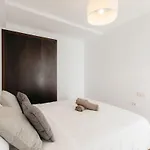 Premium, Lux & Comfort By The Sea Apartment